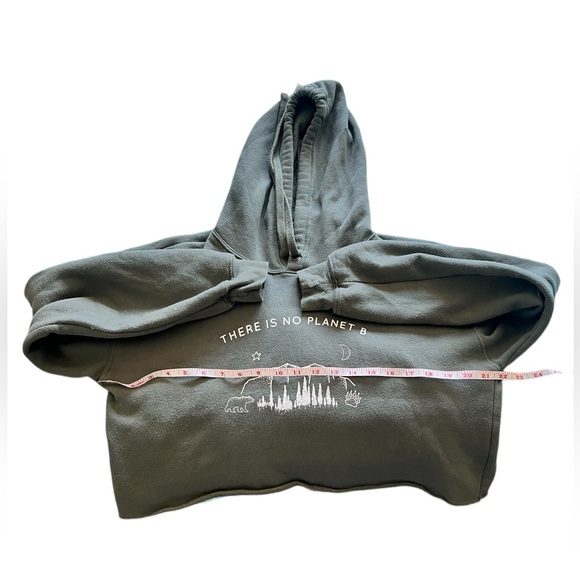 Nature lover Bella + Canvas Cropped Hoodie S - ‘No Planet B’ mountain st… - Picture 7 of 9